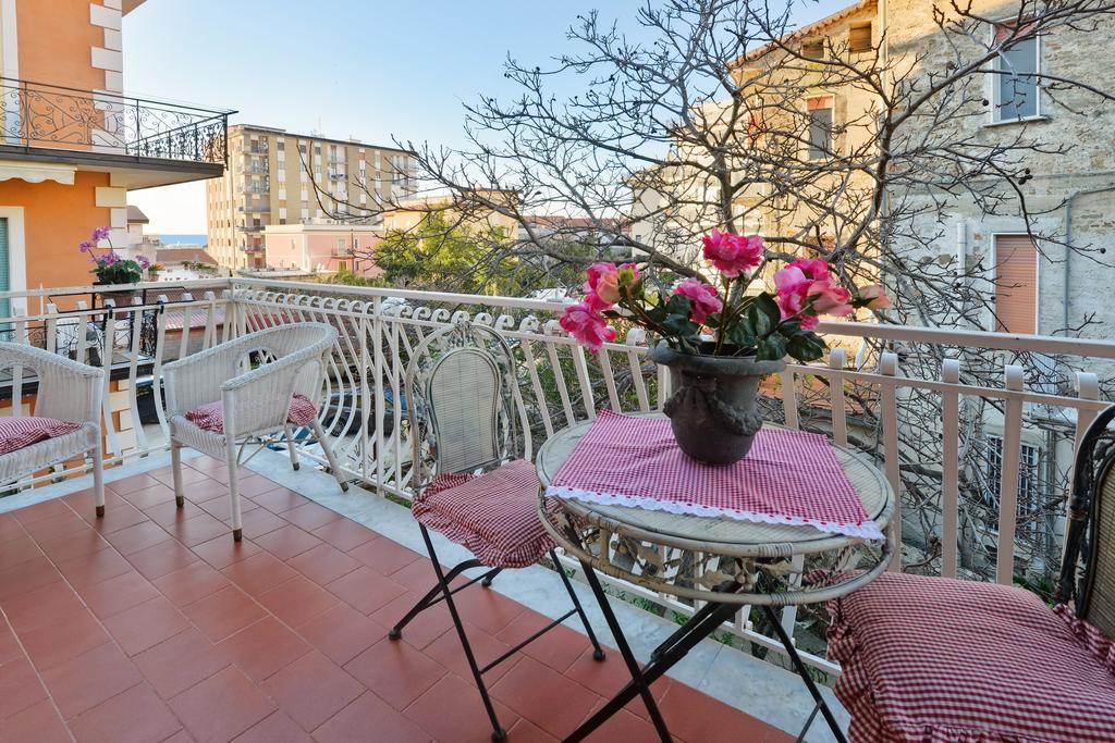 La Bouganville Holiday House Агрополи Екстериор снимка